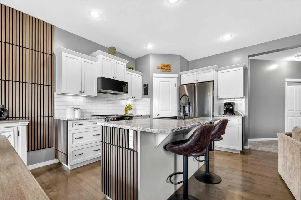 192 Fireside Place Cochrane AB T4C 0R6