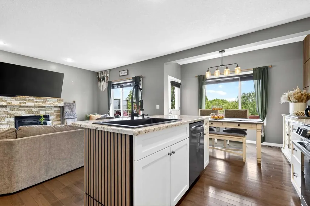 192 Fireside Place Cochrane AB T4C 0R6