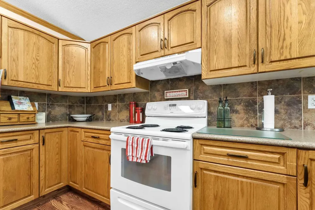 93 Park Meadows Court SE Medicine Hat AB T1B4C3