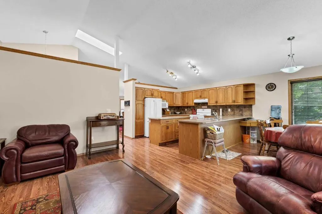 93 Park Meadows Court SE Medicine Hat AB T1B4C3
