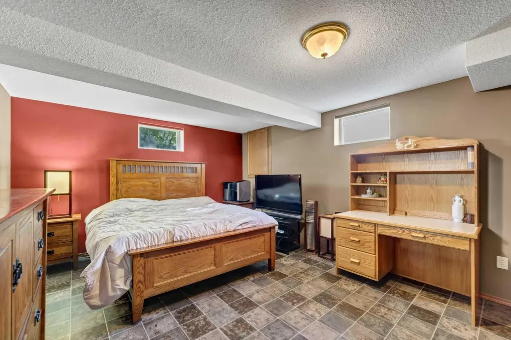 93 Park Meadows Court SE Medicine Hat AB T1B4C3