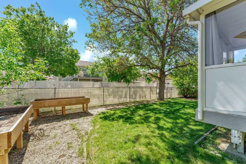 93 Park Meadows Court SE Medicine Hat AB T1B4C3