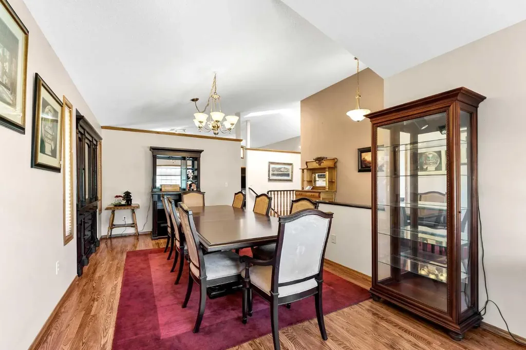 93 Park Meadows Court SE Medicine Hat AB T1B4C3