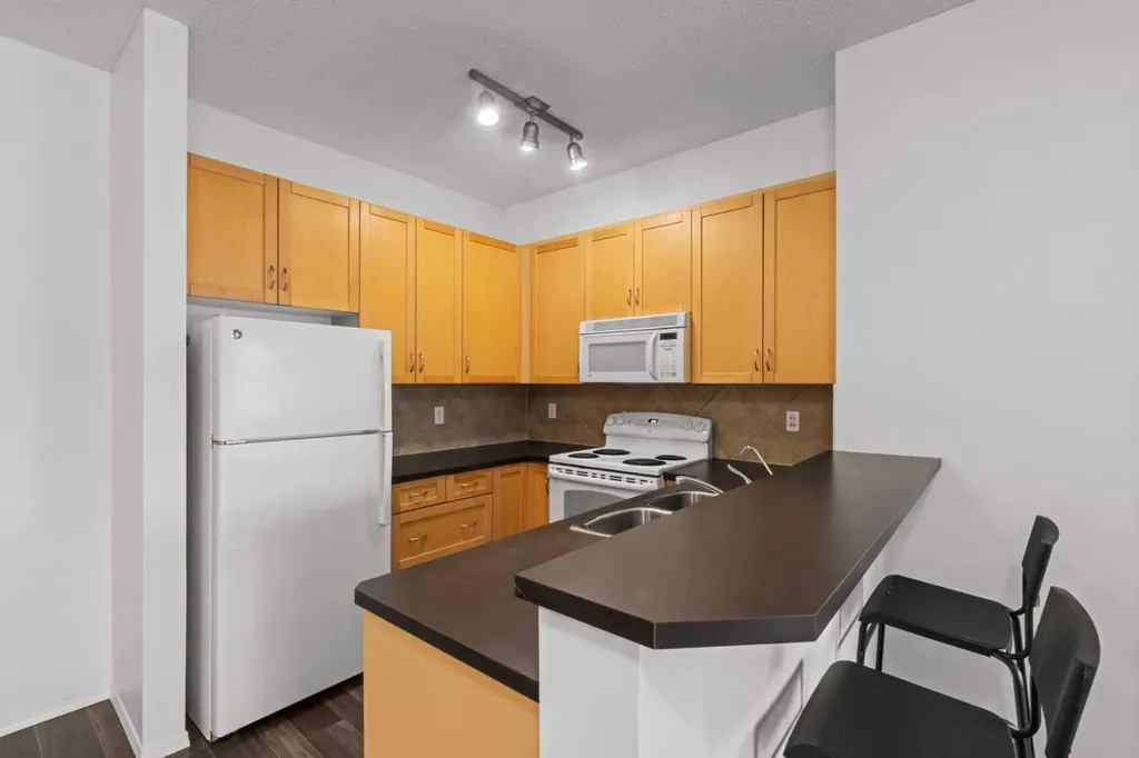 70 Panamount Drive NW Calgary AB T3K 6K3