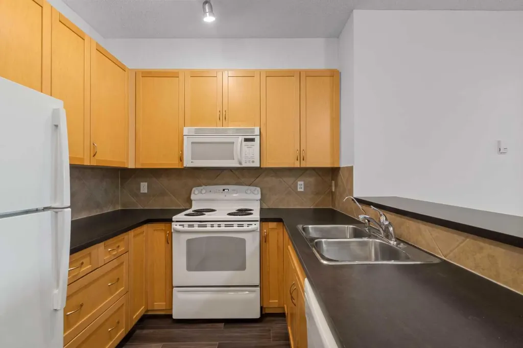 70 Panamount Drive NW Calgary AB T3K 6K3