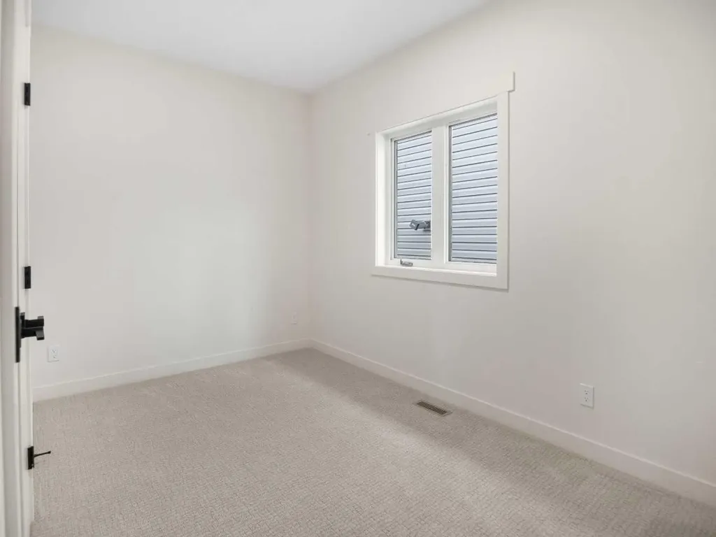 491 Townsend Street Red Deer AB T4P 0Y5