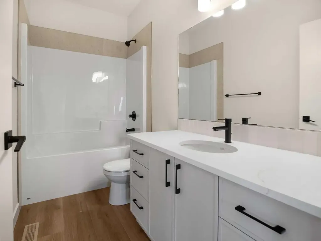 491 Townsend Street Red Deer AB T4P 0Y5