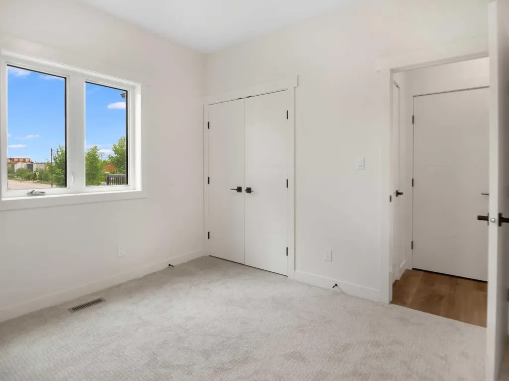 491 Townsend Street Red Deer AB T4P 0Y5