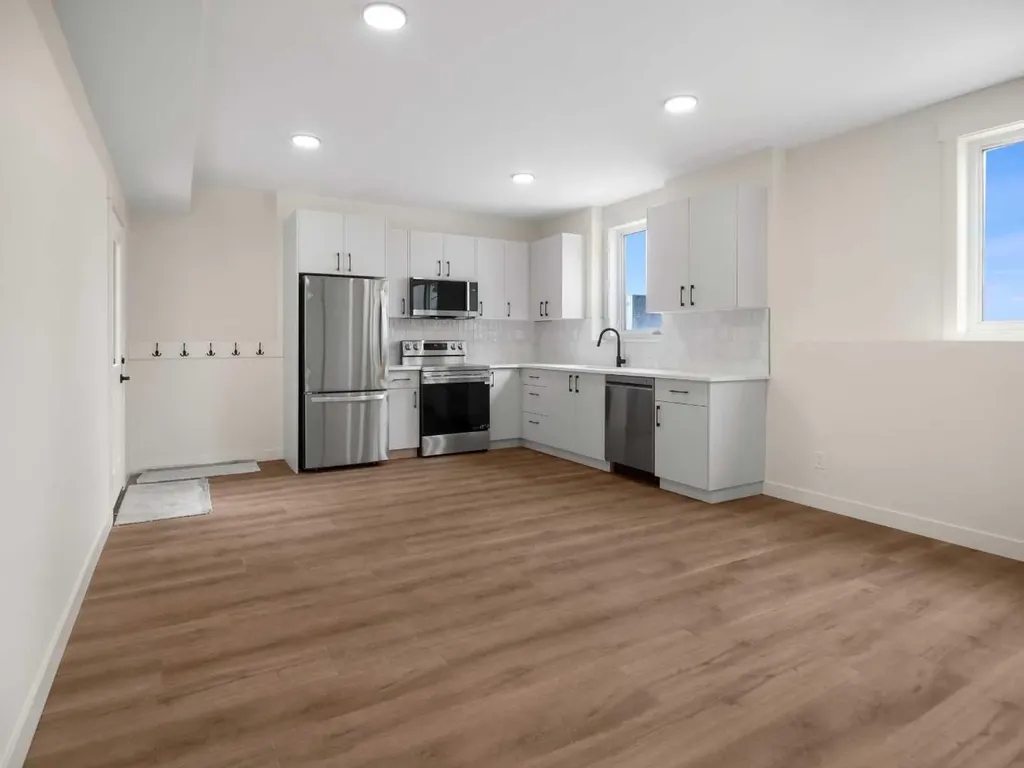 491 Townsend Street Red Deer AB T4P 0Y5