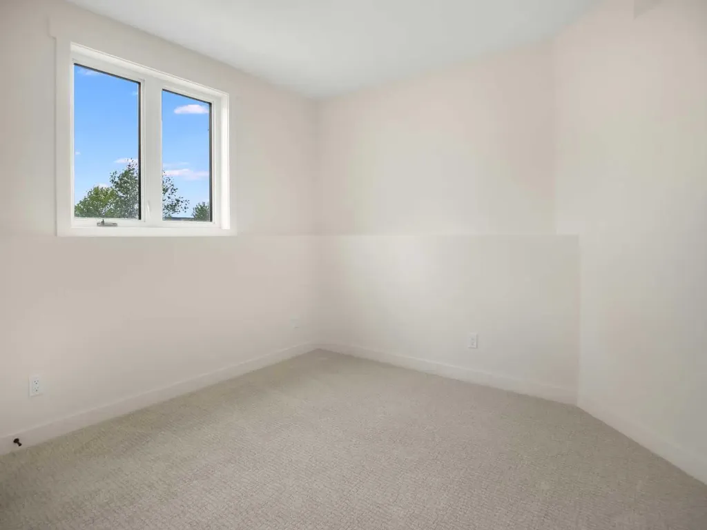 491 Townsend Street Red Deer AB T4P 0Y5