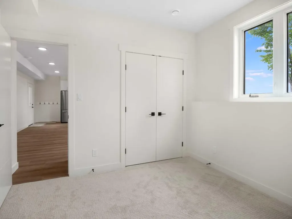 491 Townsend Street Red Deer AB T4P 0Y5