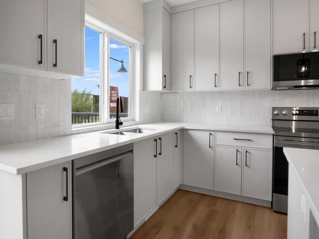 491 Townsend Street Red Deer AB T4P 0Y5