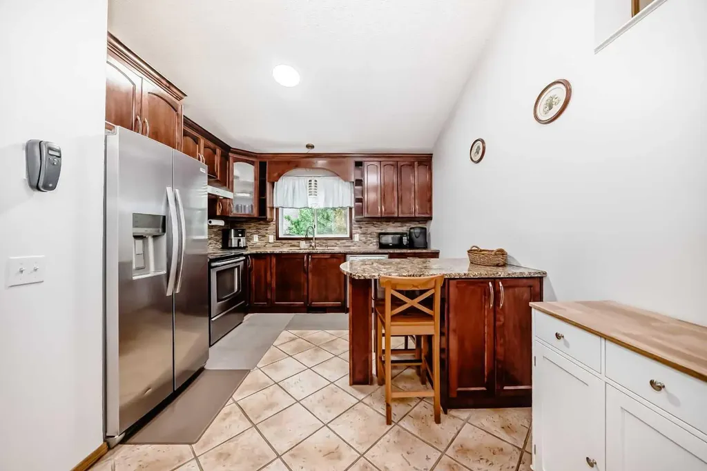 16 Martinridge Way Calgary AB T3J 3C8