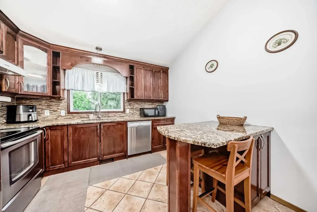 16 Martinridge Way Calgary AB T3J 3C8