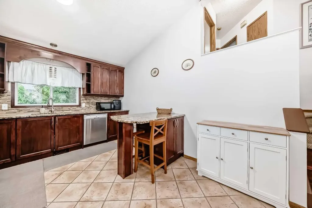 16 Martinridge Way Calgary AB T3J 3C8