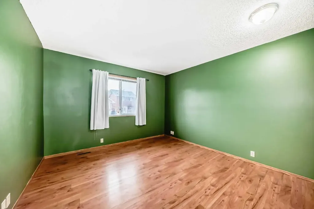 16 Martinridge Way Calgary AB T3J 3C8