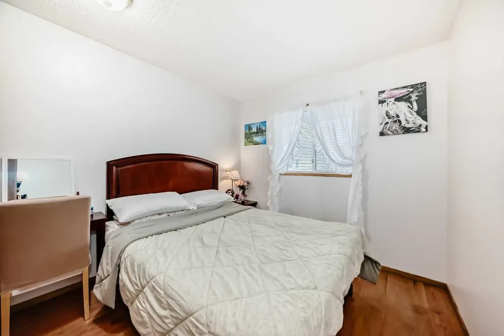 16 Martinridge Way NE Calgary AB T3J 3C8