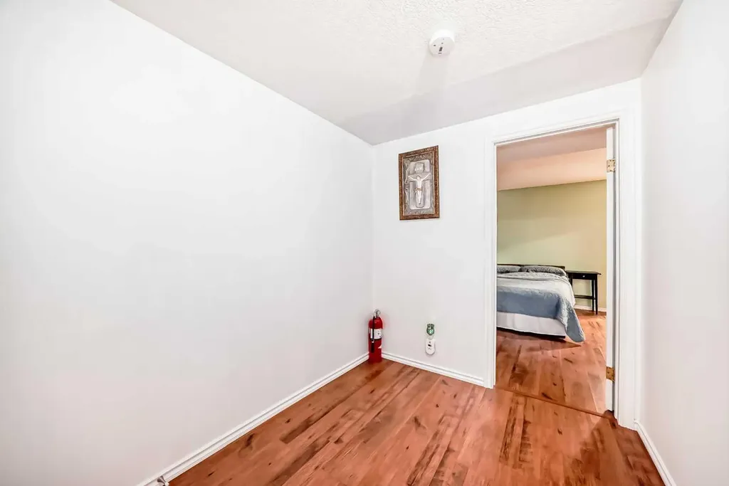 16 Martinridge Way NE Calgary AB T3J 3C8