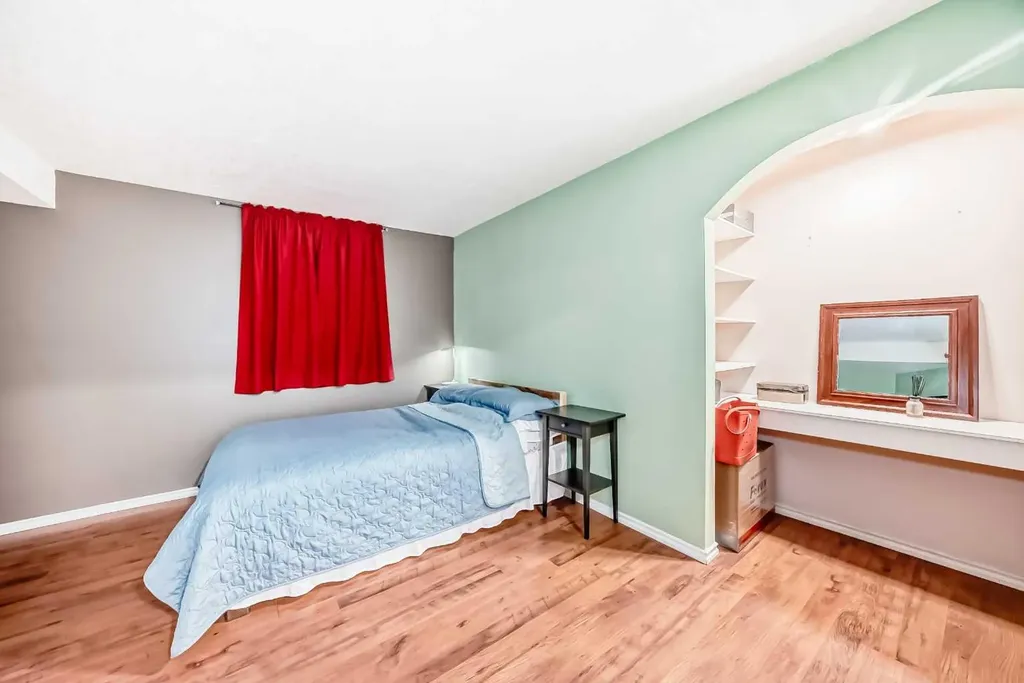 16 Martinridge Way NE Calgary AB T3J 3C8