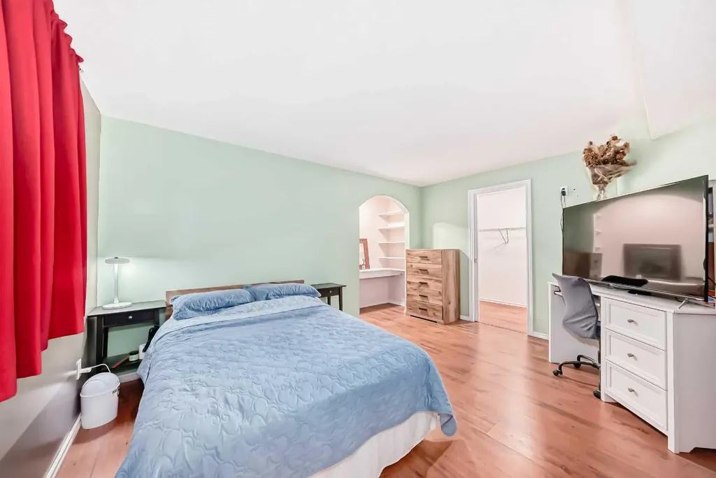 16 Martinridge Way Calgary AB T3J 3C8