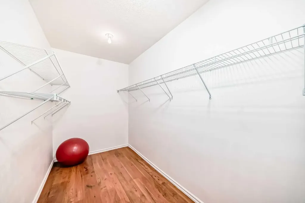 16 Martinridge Way NE Calgary AB T3J 3C8