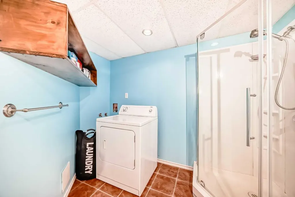16 Martinridge Way Calgary AB T3J 3C8