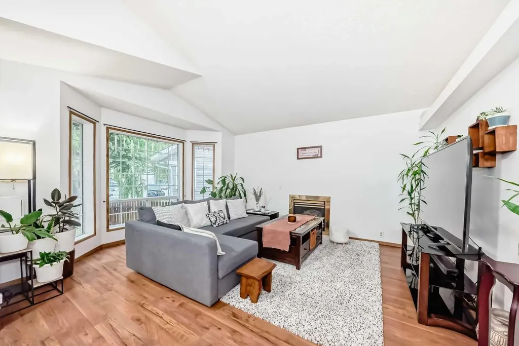 16 Martinridge Way Calgary AB T3J 3C8