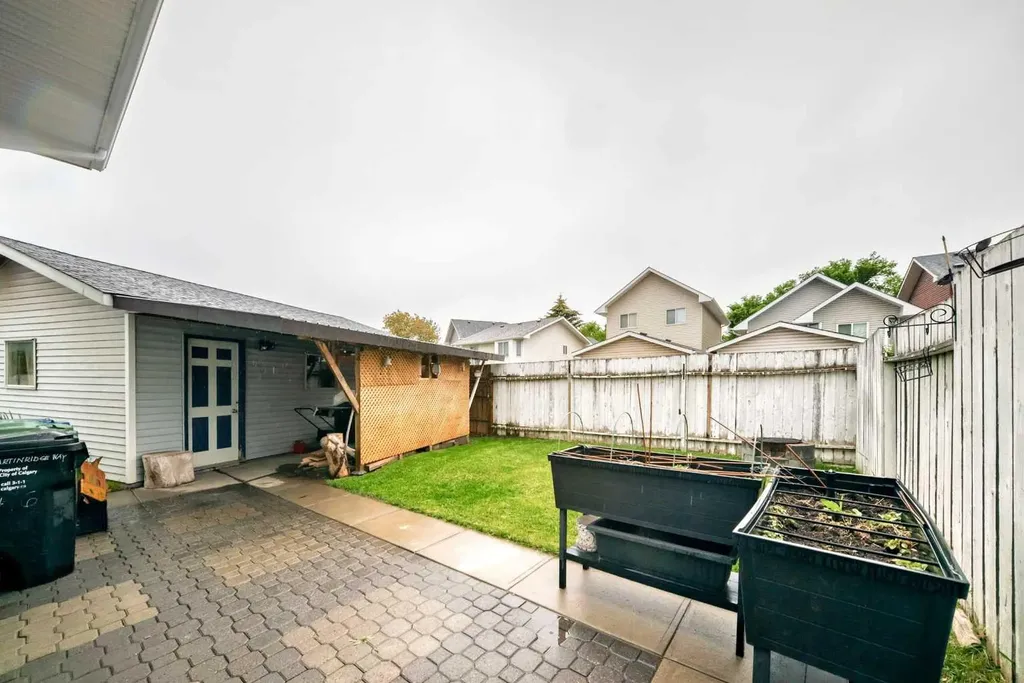 16 Martinridge Way Calgary AB T3J 3C8