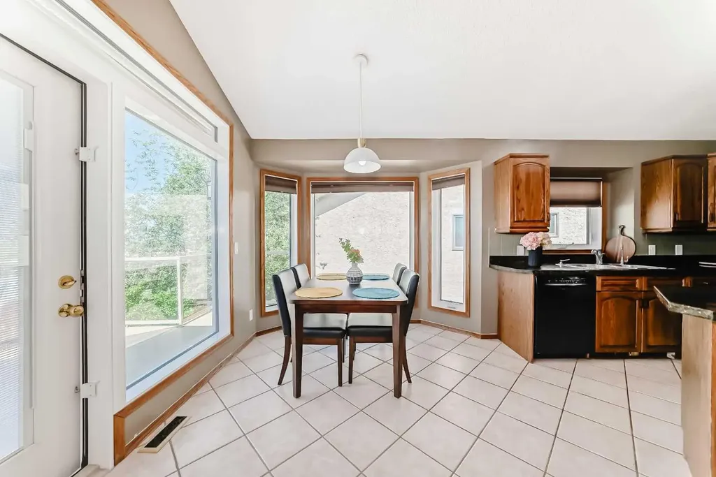 227 Hawkside Mews NW Calgary AB T3G 3J4