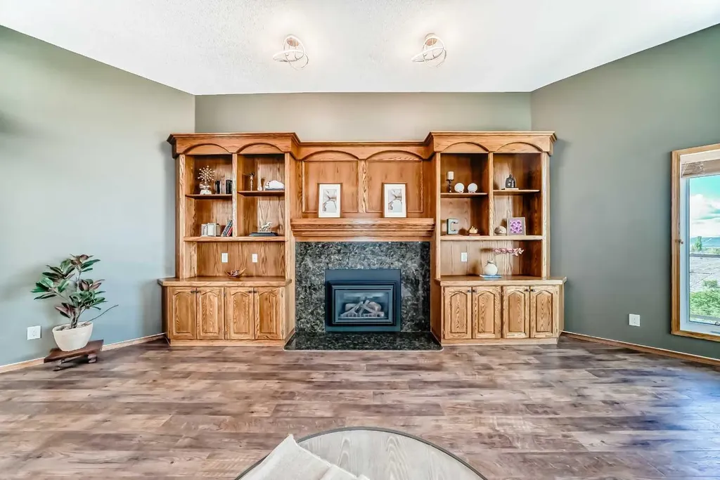 227 Hawkside Mews NW Calgary AB T3G 3J4