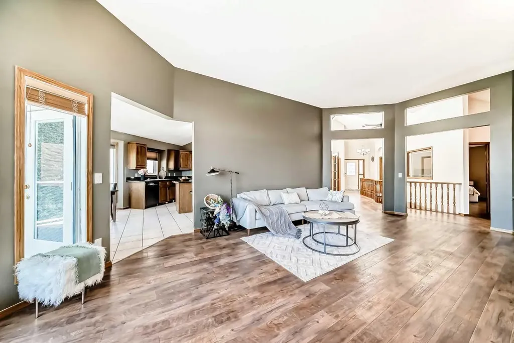 227 Hawkside Mews NW Calgary AB T3G 3J4