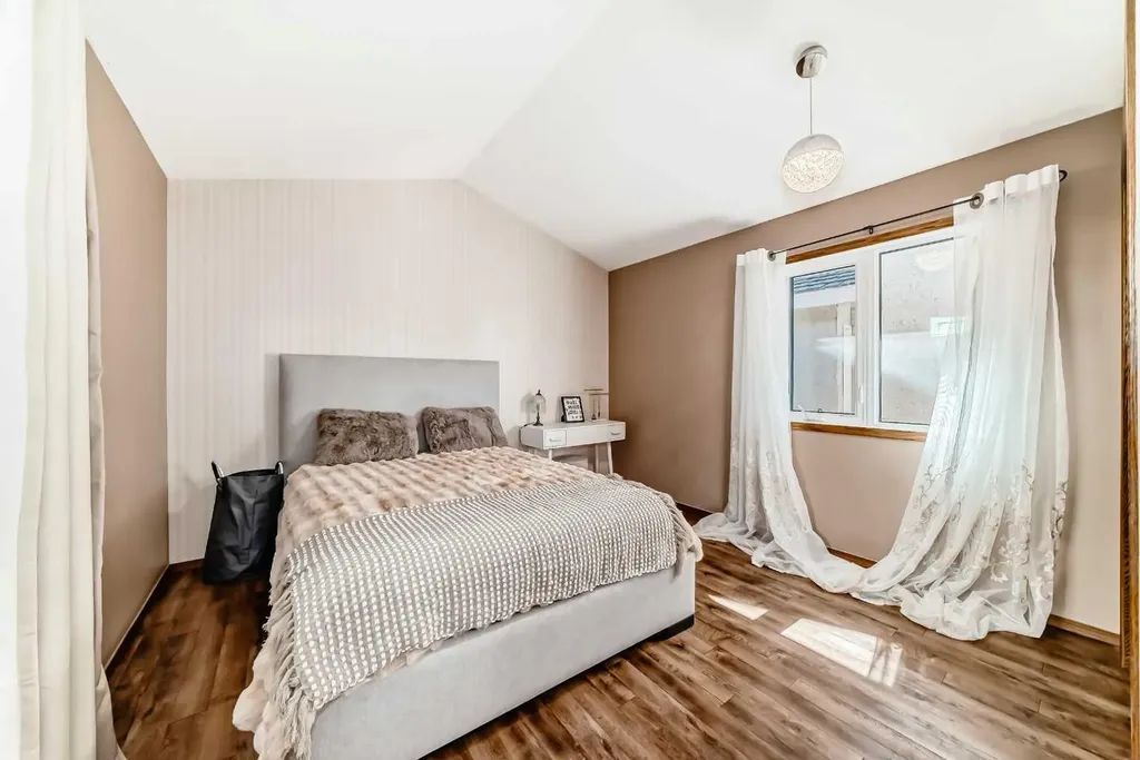 227 Hawkside Mews NW Calgary AB T3G 3J4