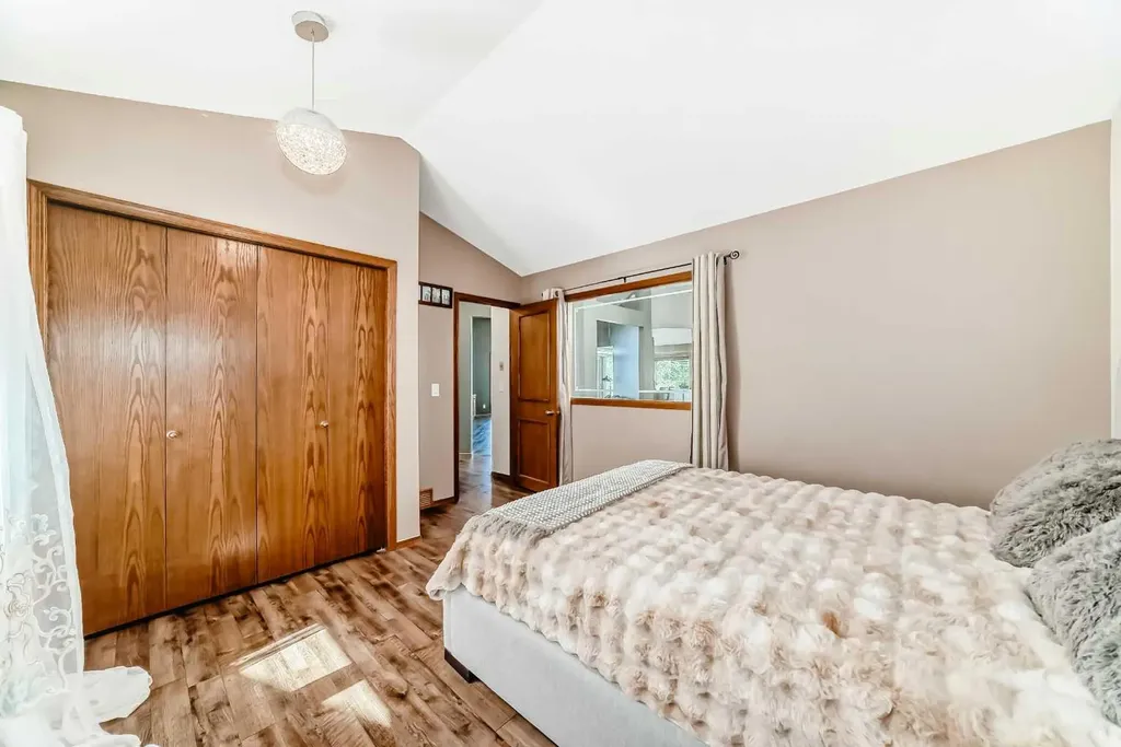 227 Hawkside Mews NW Calgary AB T3G 3J4
