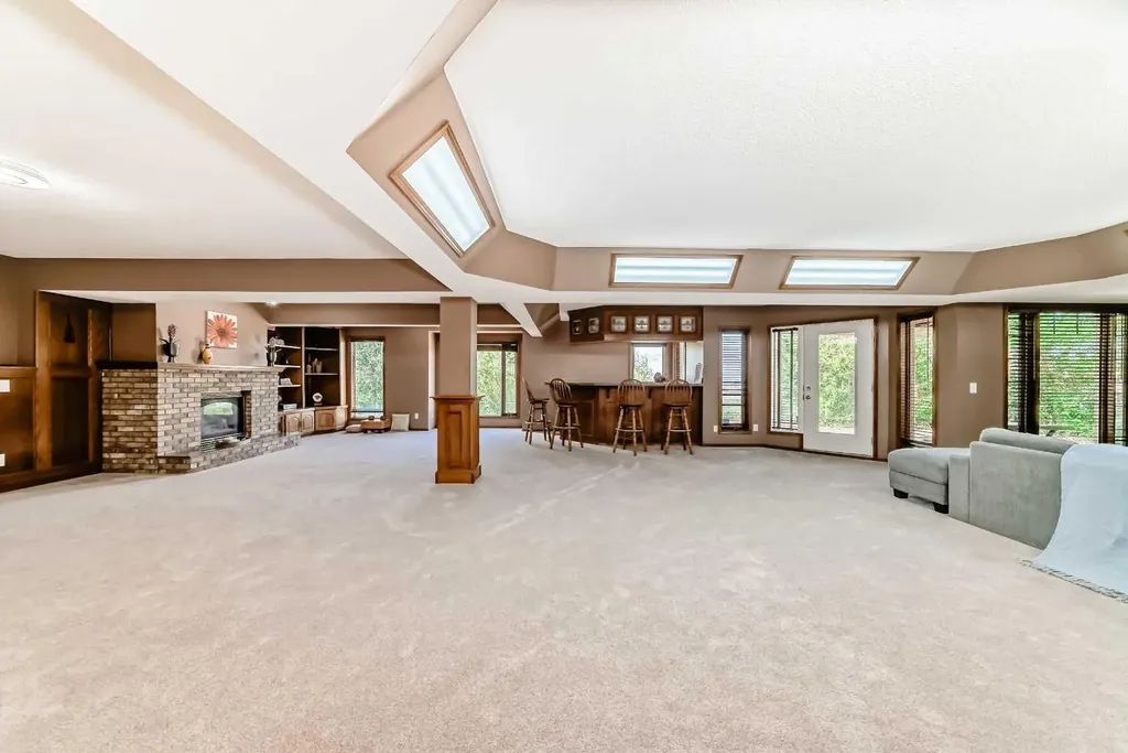 227 Hawkside Mews NW Calgary AB T3G 3J4
