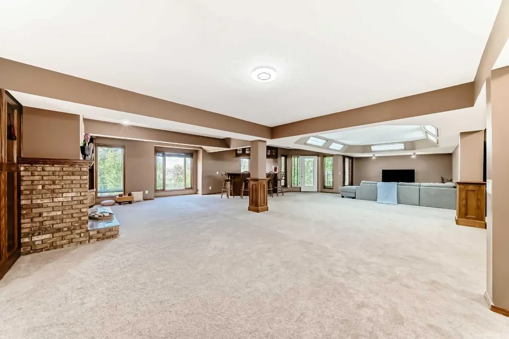 227 Hawkside Mews NW Calgary AB T3G 3J4