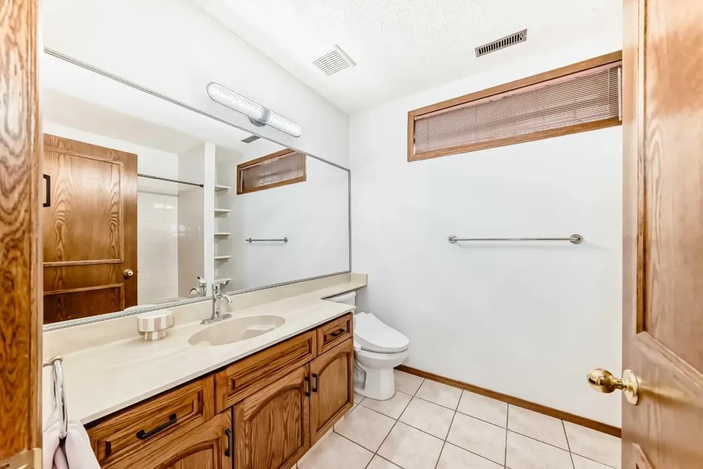 227 Hawkside Mews NW Calgary AB T3G 3J4