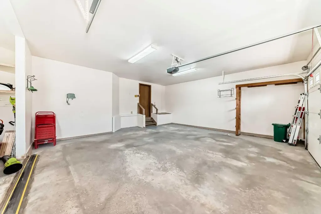227 Hawkside Mews NW Calgary AB T3G 3J4