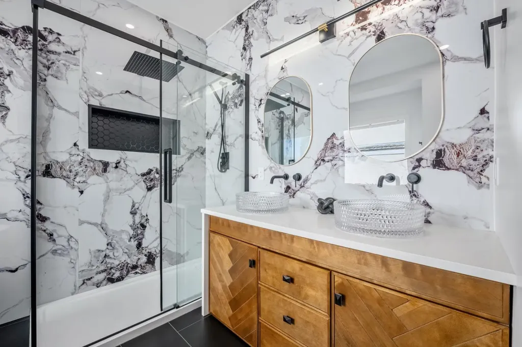 3223 Signal Hill Drive SW Calgary AB T3H 3T4