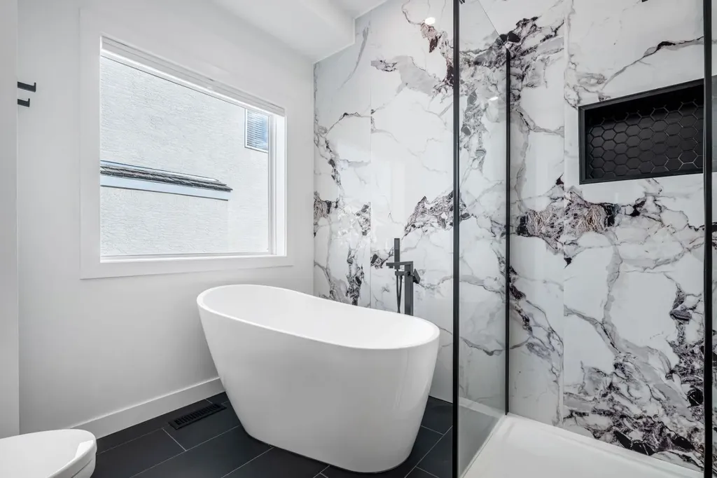 3223 Signal Hill Drive SW Calgary AB T3H 3T4