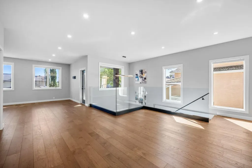3223 Signal Hill Drive SW Calgary AB T3H 3T4