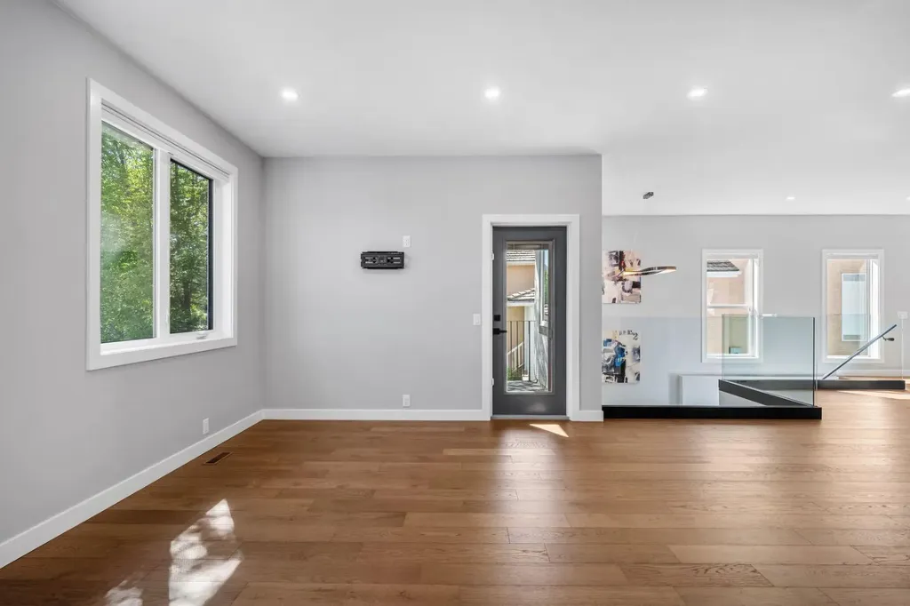 3223 Signal Hill Drive SW Calgary AB T3H 3T4