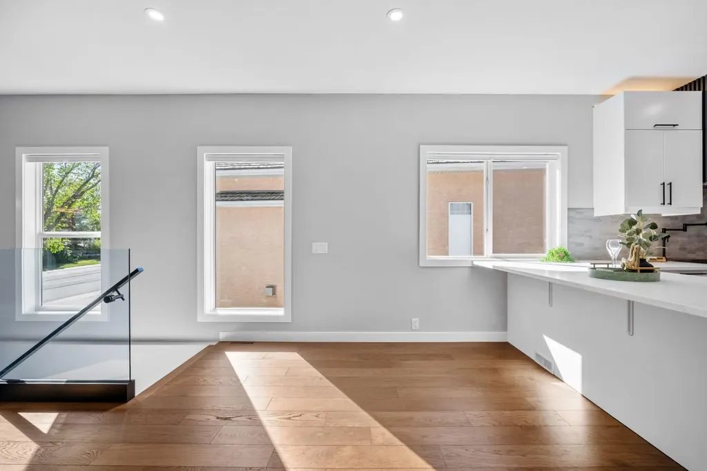 3223 Signal Hill Drive SW Calgary AB T3H 3T4