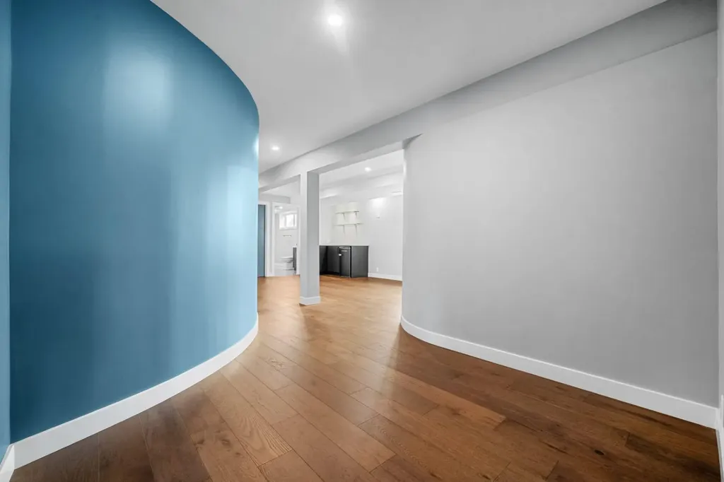 3223 Signal Hill Drive SW Calgary AB T3H 3T4
