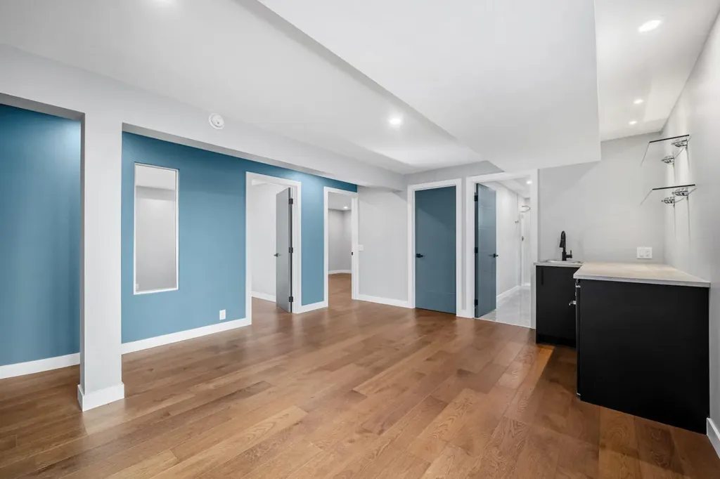 3223 Signal Hill Drive SW Calgary AB T3H 3T4