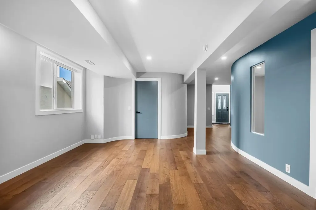 3223 Signal Hill Drive SW Calgary AB T3H 3T4