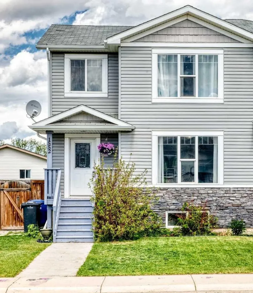 1552 Mcalpine Street Carstairs AB T0M0N0