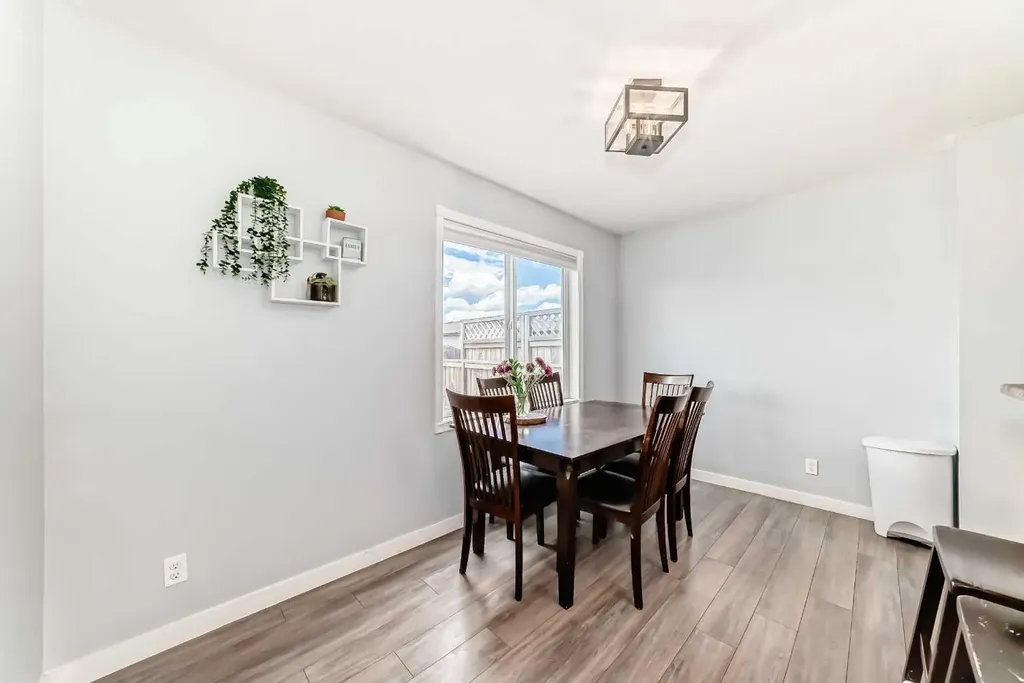 1552 Mcalpine Street Carstairs AB T0M0N0