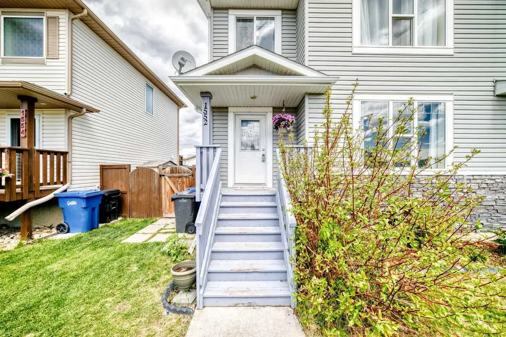 1552 Mcalpine Street Carstairs AB T0M0N0