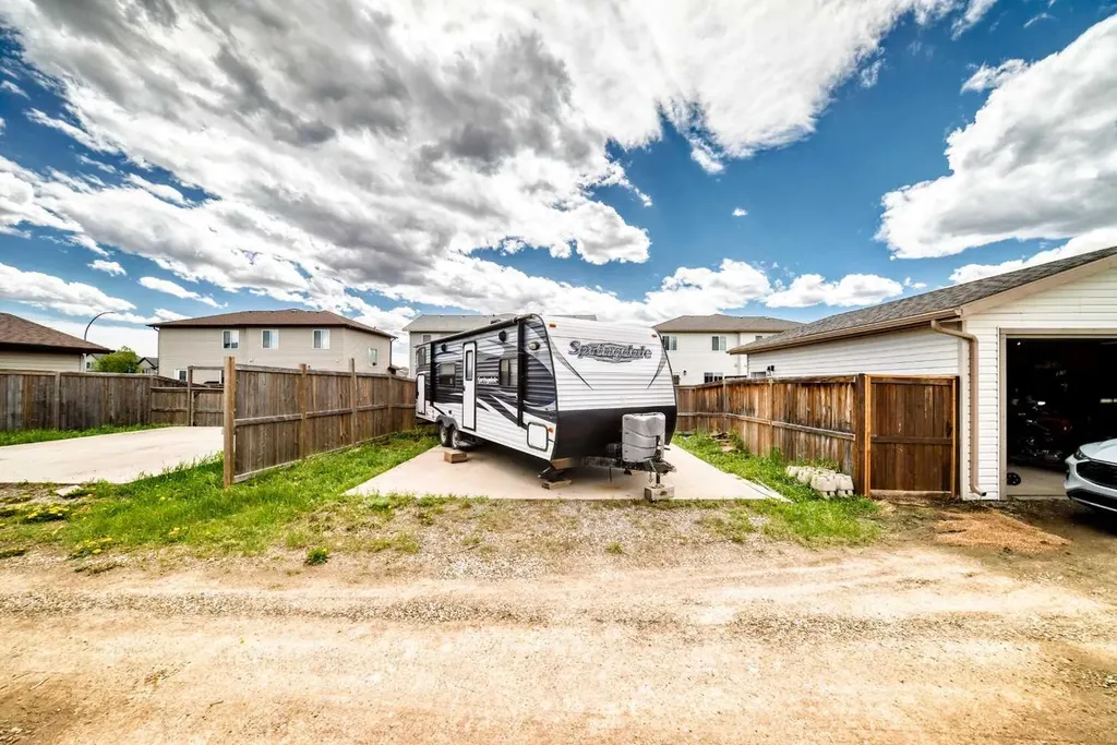 1552 Mcalpine Street Carstairs AB T0M0N0