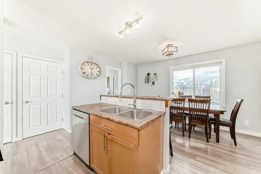 1552 Mcalpine Street Carstairs AB T0M0N0